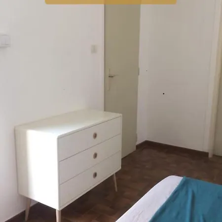 Le Seventie's - Clim - Wifi - A 2 Min - Centre Apartment *