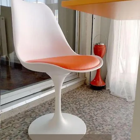 Le Seventie's - Clim - Wifi - A 2 Min - Centre Apartment